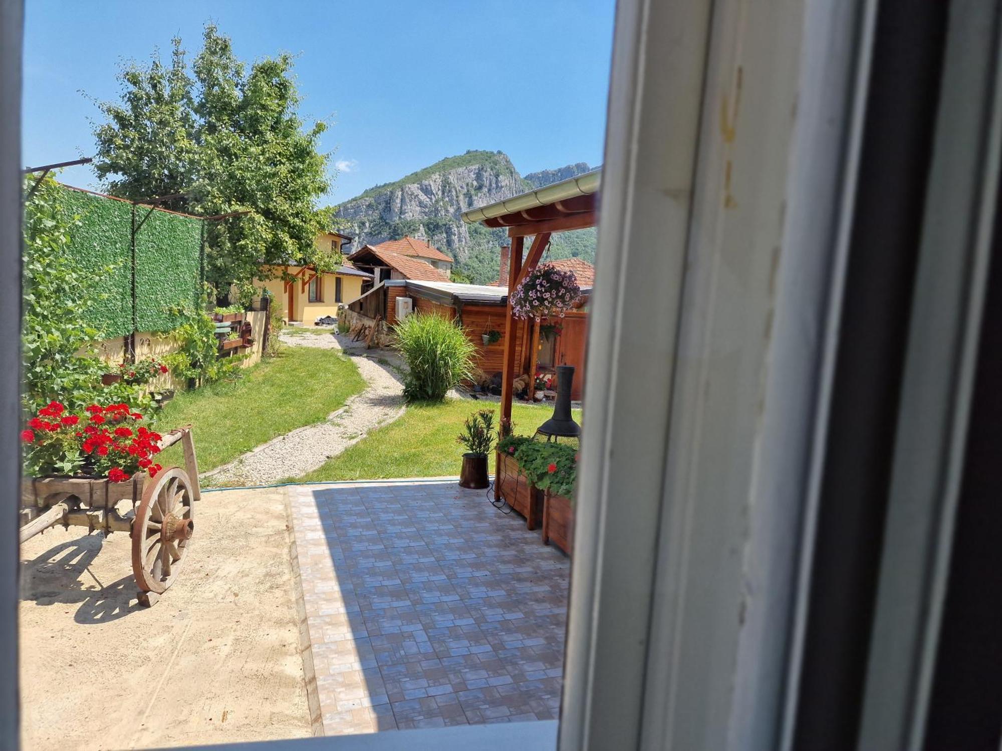 Konak -Guest House -Ramonda Serbika Nis Luaran gambar