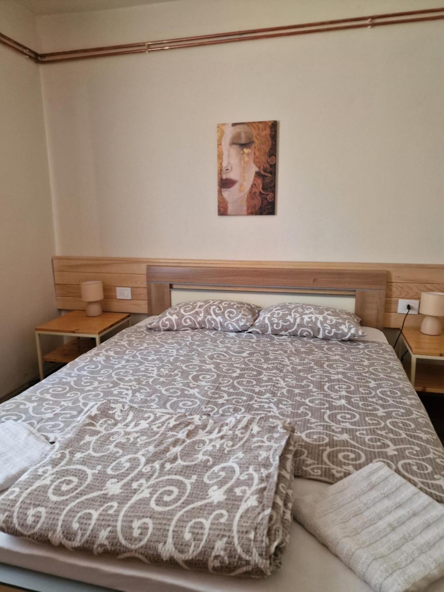 Konak -Guest House -Ramonda Serbika Nis Luaran gambar